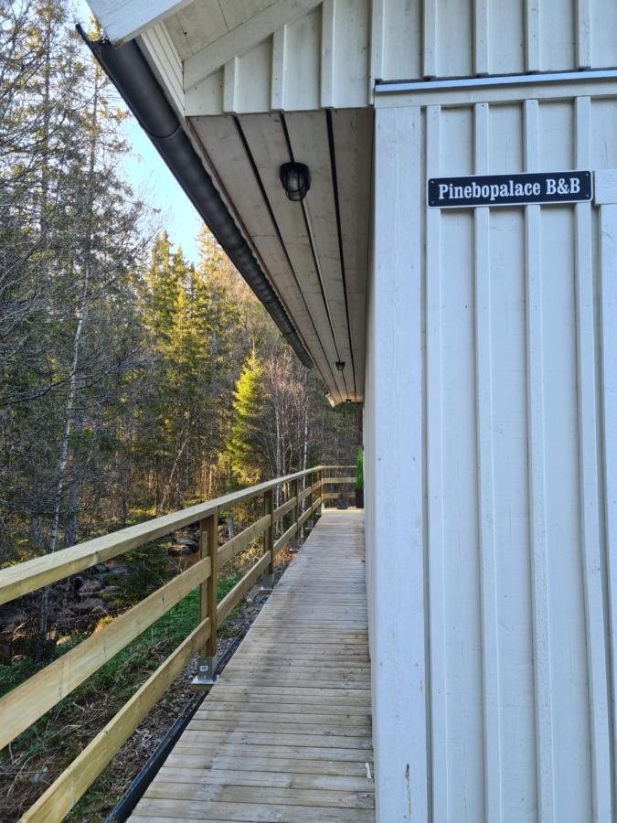 Pinebo Palace Guesthouse Ulricehamn Dış mekan fotoğraf